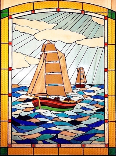 Okno s námořním motivem v restauraci U piráta